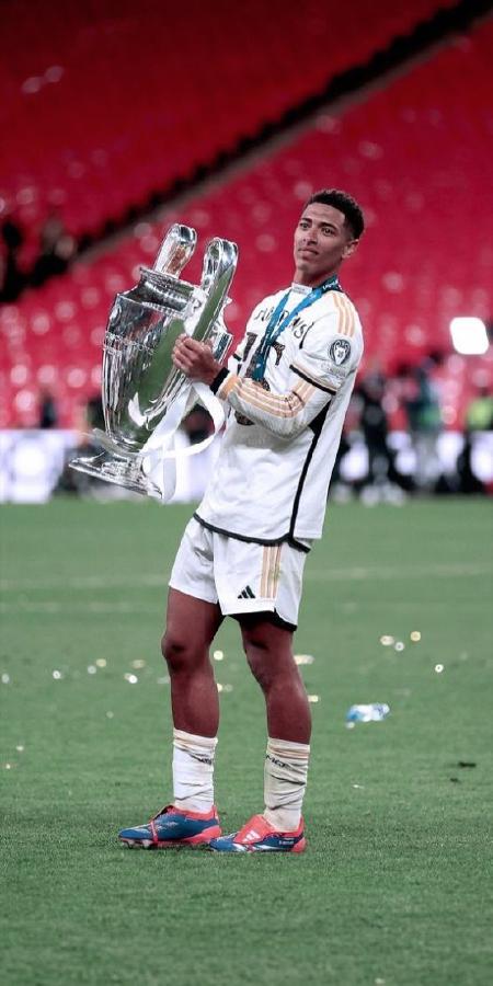 贝林厄姆与曼联2亿欧传闻:皇马更衣室的真实反应