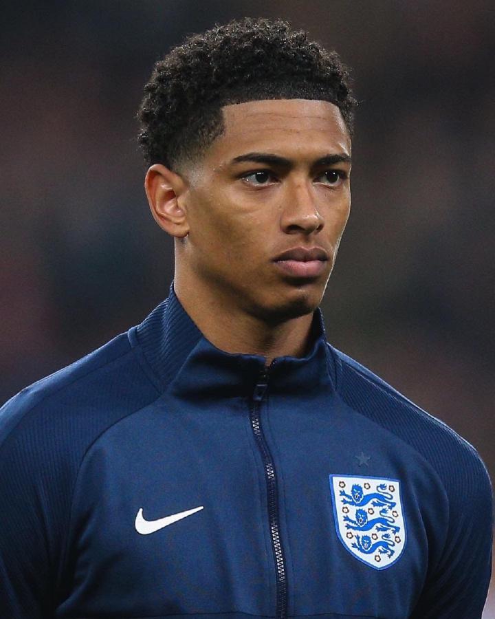 贝林厄姆的伯纳乌危机:1.1亿欧维蒂尼亚来袭,英格兰中场地位岌岌可危